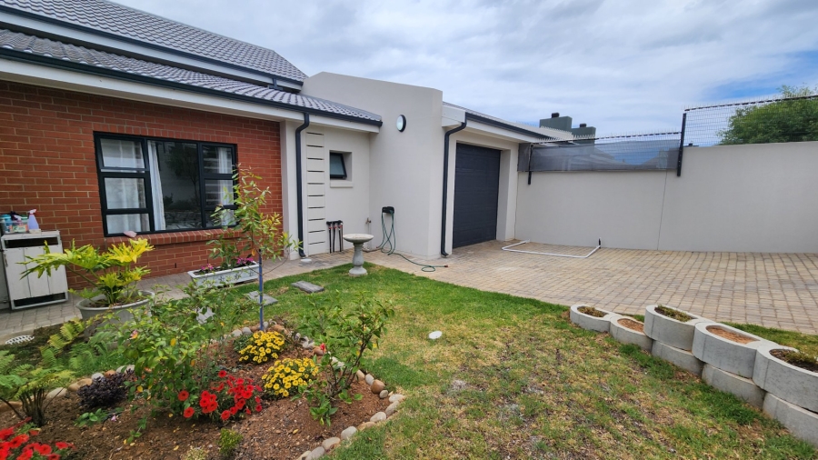 3 Bedroom Property for Sale in Hartenbos Heuwels Western Cape